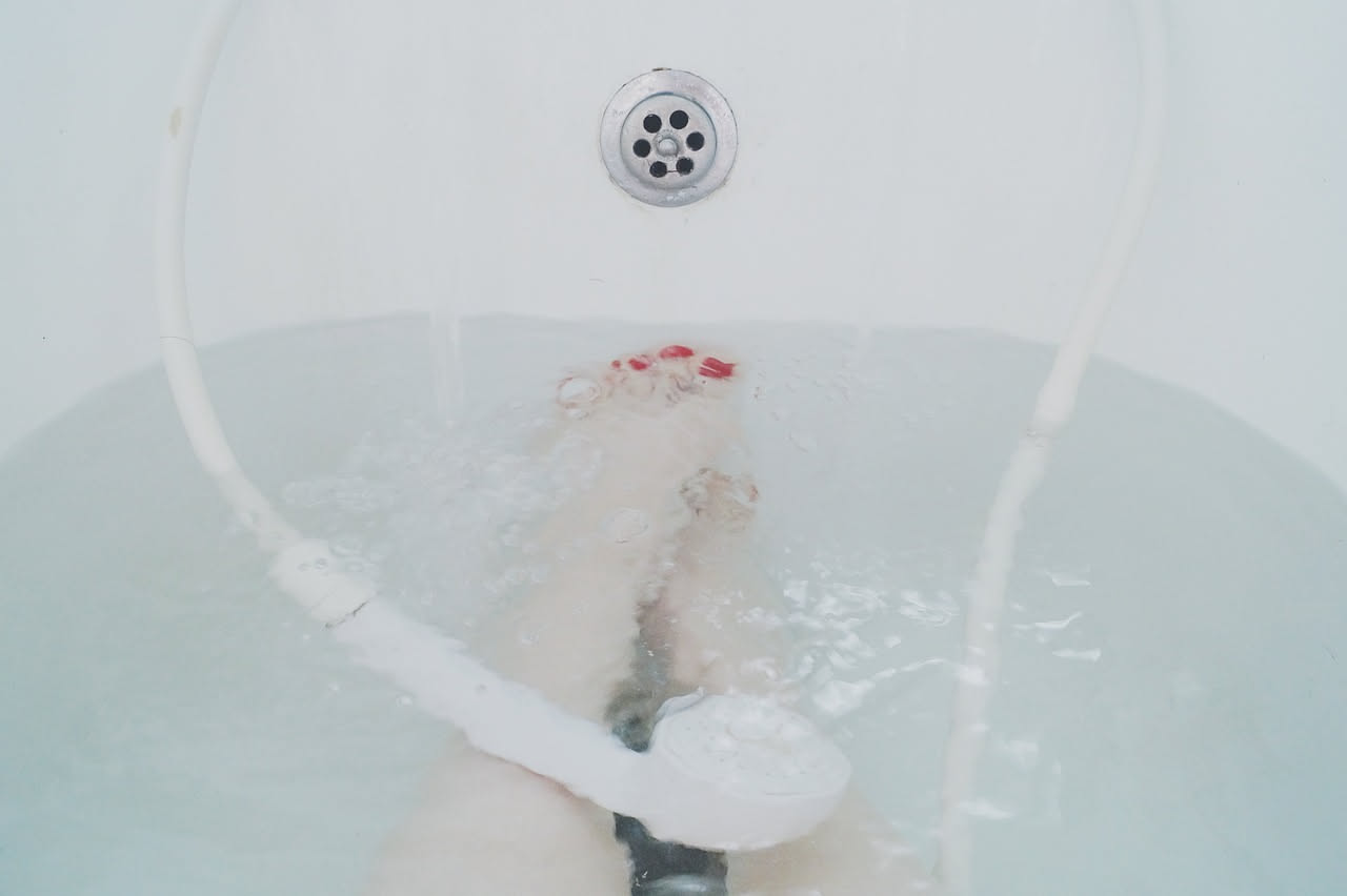 Bagno caldo prima di dormire: perché migliora il sonno