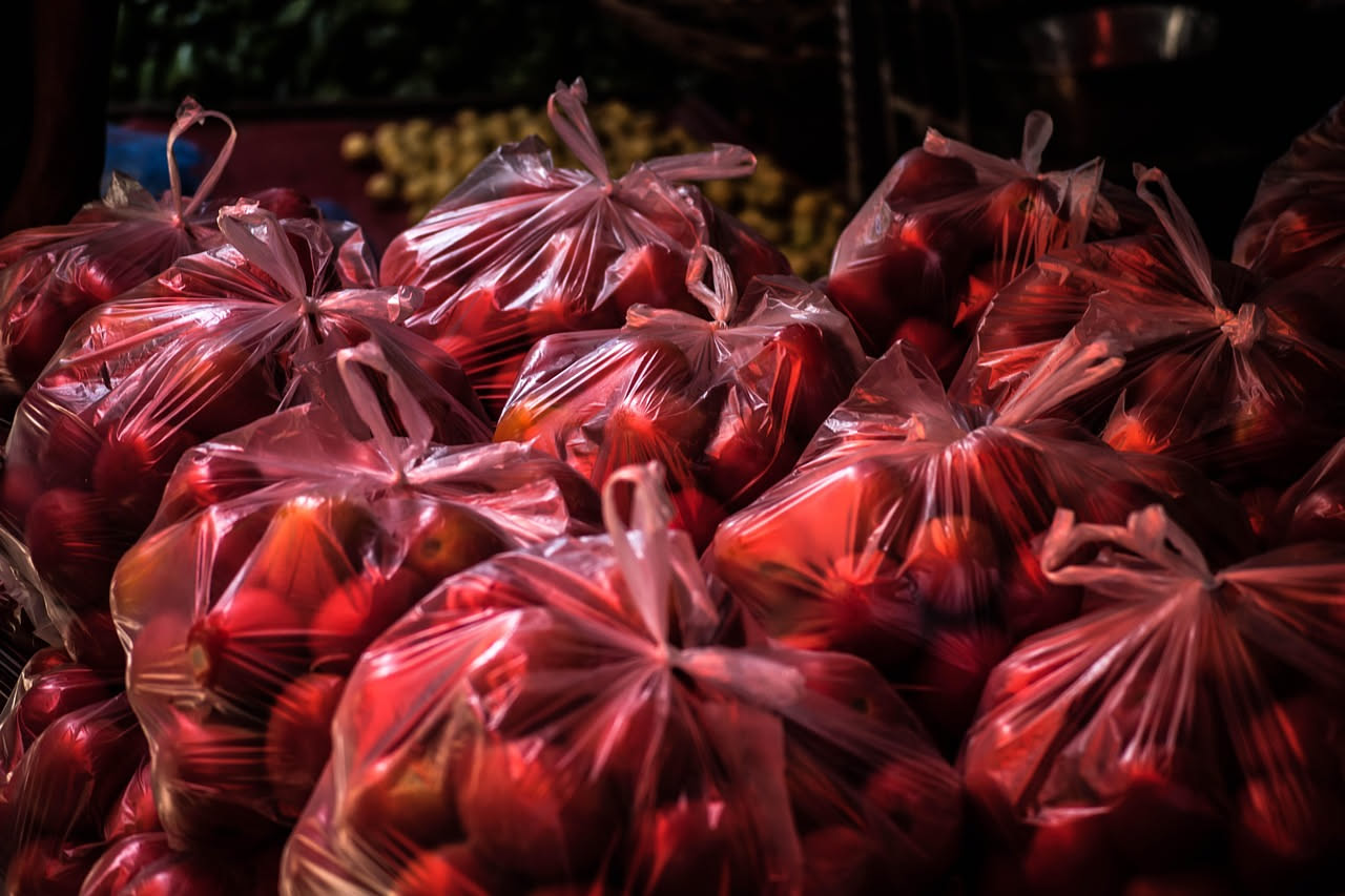 Buste di plastica: come riusarle e non farle accumulare