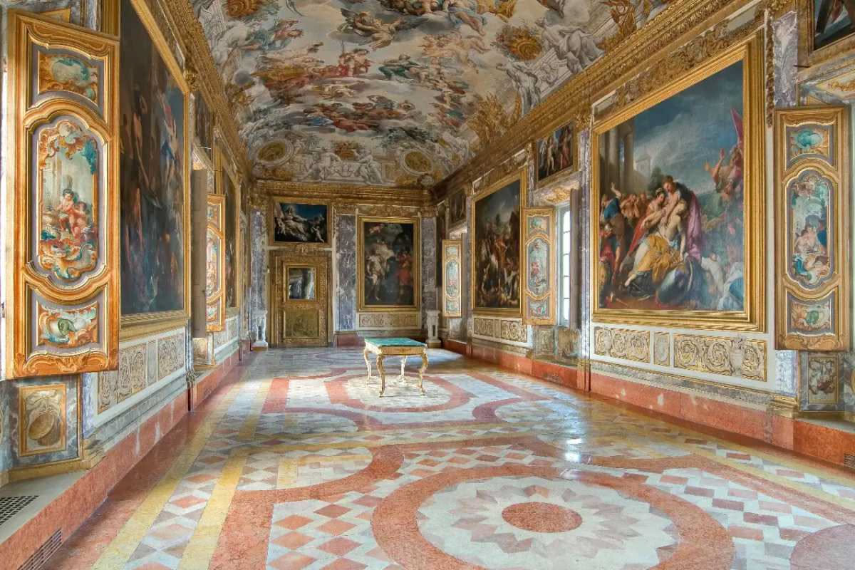 Il salotto buono italiano: perché la stanza più bella resta vuota
