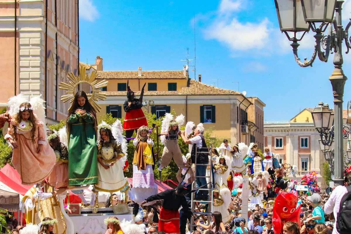 Festa del trasloco: perché gli italiani preferiscono i compagni alle ditte