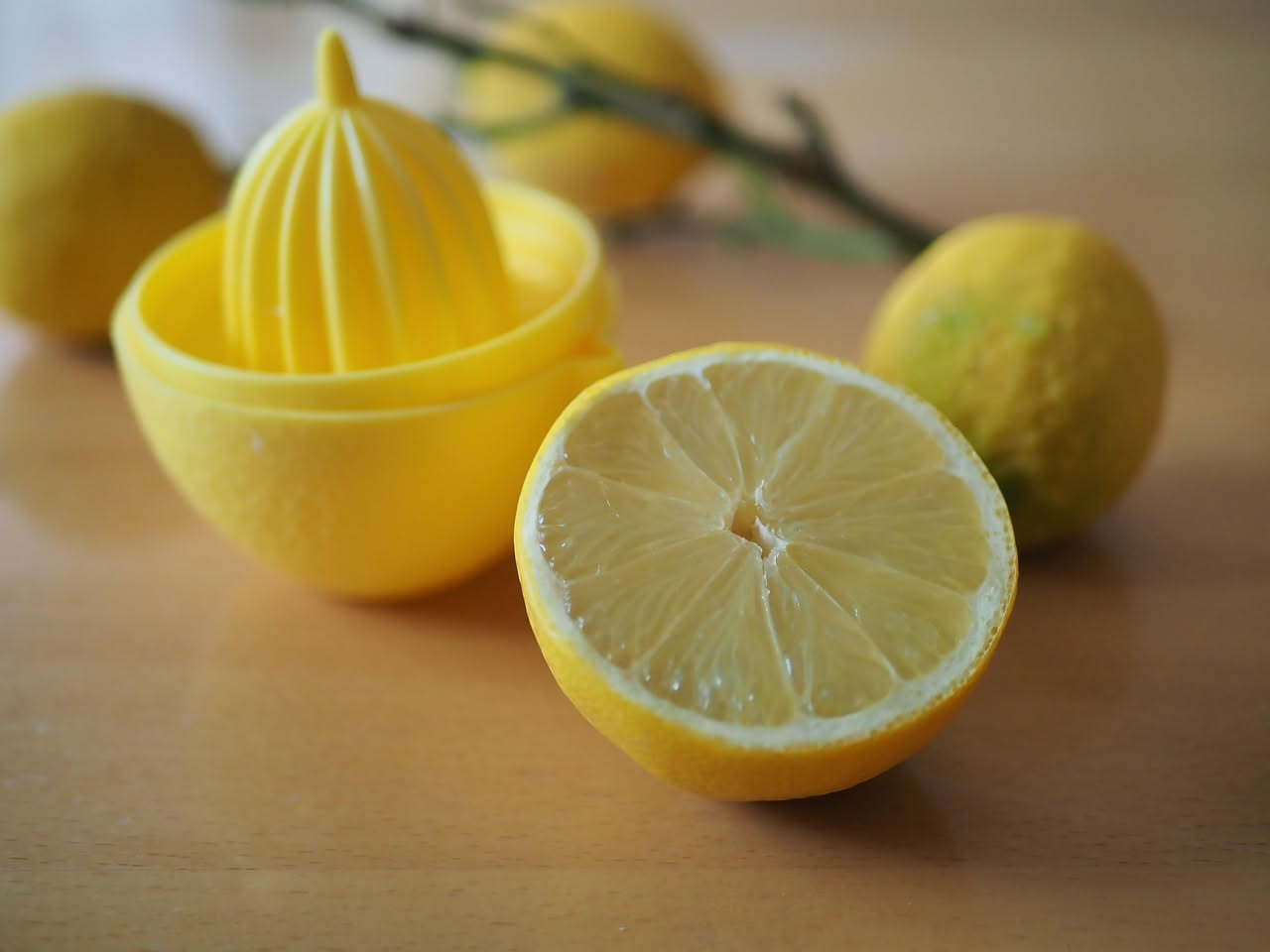 Limoni che marciscono: come congelare il succo prima che sia troppo tardi
